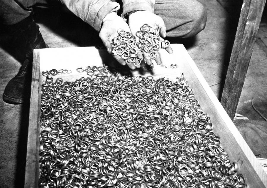 1945 г., Брачни халки на загиналите в Бухенвалд