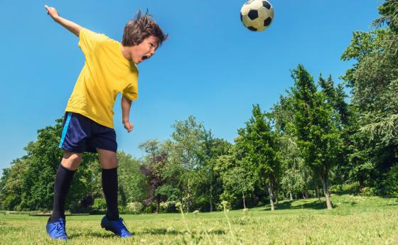 Малките футболисти с повишен риск от деменция?
