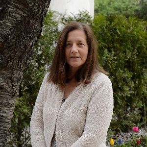 Галина Герасимова е режисьор, теолог, изследовател и издател на книги за Учителя