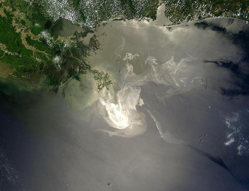 Нефтеният разлив в Мексиканския залив, 2010 г., снимка от космоса