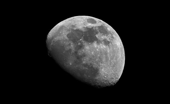Възможно е Луната да се окаже с 85 млн. години по-млада