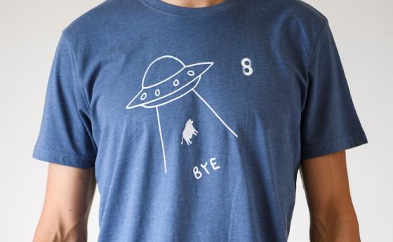 Бъдете извънземни с тениските на Списание 8!