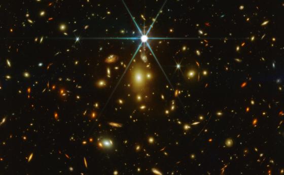 Космическият телескоп ”Джеймс Уеб” прати снимка на най-далечната известна звезда