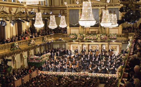 Виена посреща 2024-а без фойерверки, но с много музика, танци и шоу